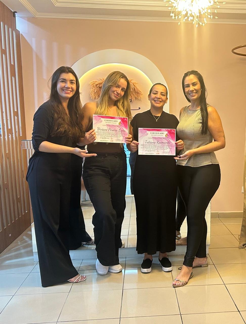 Turma de alunas certificadas no Estúdio Zana Bronze